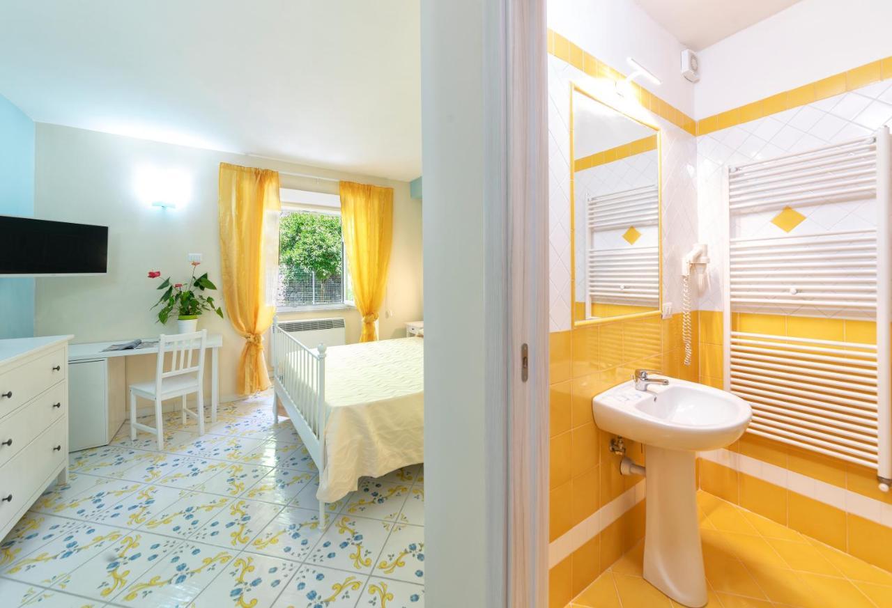 Hotel Il Nespolo Casamicciola Terme Kültér fotó