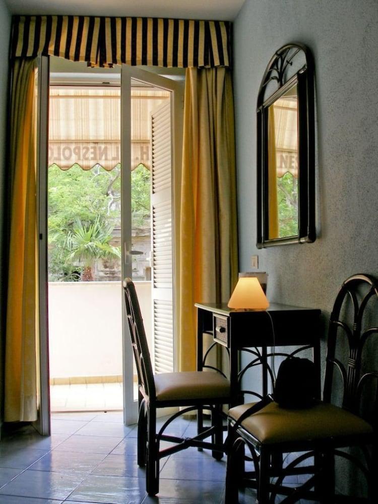 Hotel Il Nespolo Casamicciola Terme Kültér fotó